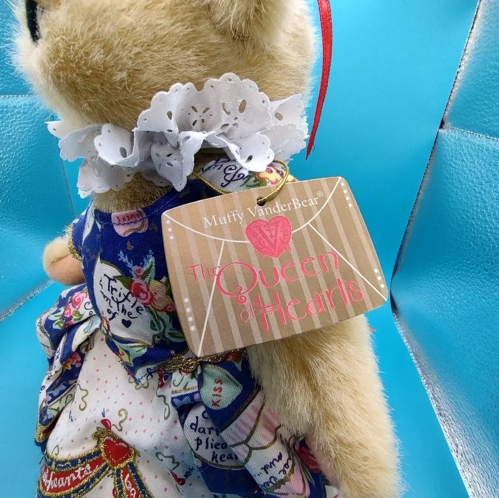 Muffy VanderBear, Queen of Hearts Bear!